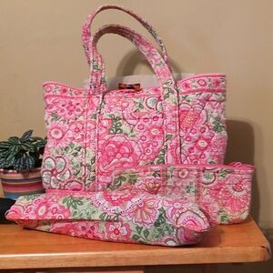 Vera Bradley 3 piece Quilted Toggle Tote with Zipper Pouch and Umbrella Cover